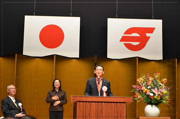 ご来賓の方から祝辞をいただきました。茅ヶ崎市議会議長岸正明様